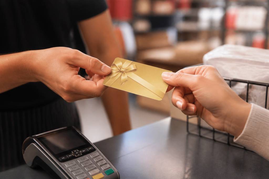 Acheter une carte cadeau avec une carte cadeau : astuces et conditions à connaître